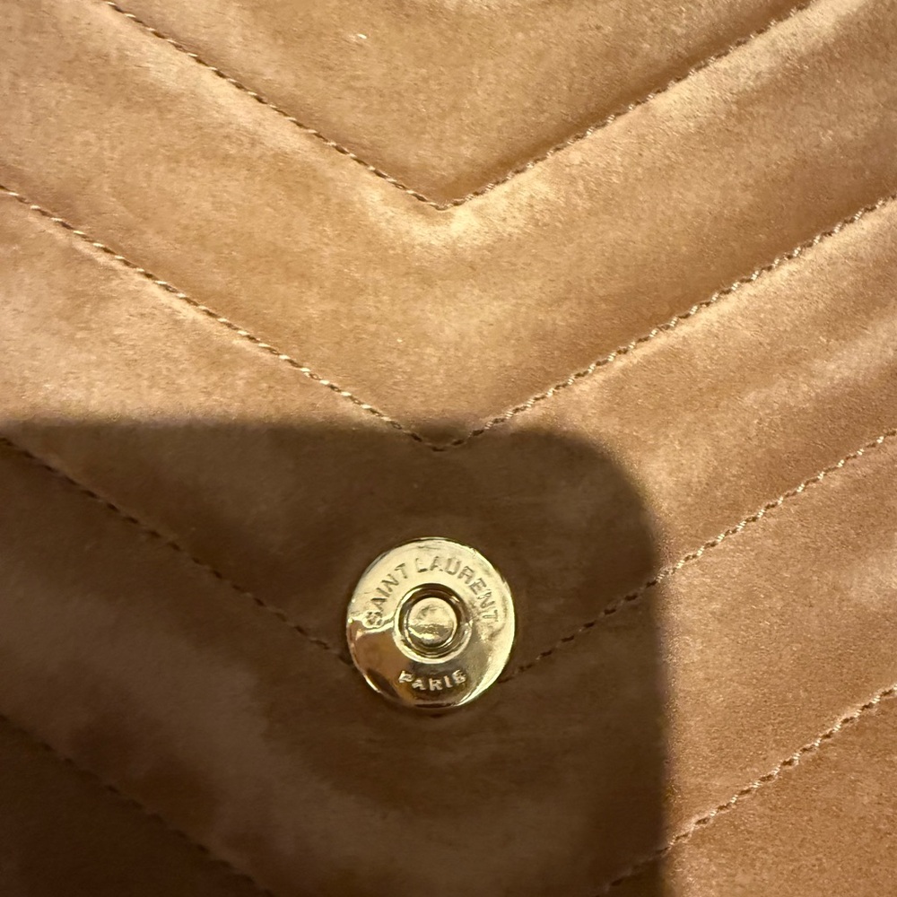 ***MINT CONDITION*** Medium YSL Suede Loulou Shoulder Bag in Camel - Picture 12 of 14